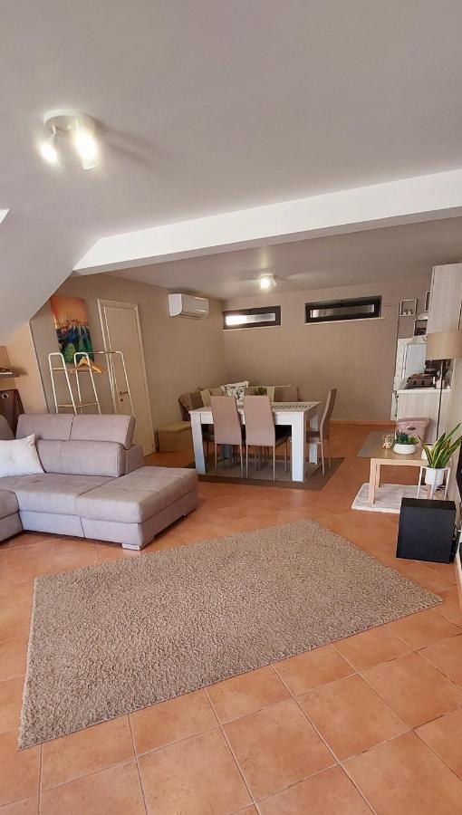 Casa Vacanza A 11 Km Dall'Aeroporto Di Palermo Carini Eksteriør bilde